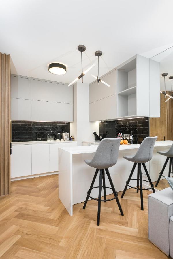 Apartment Luxury Mennica - Golden - Center Warschau