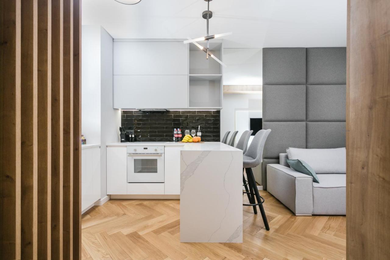 Apartment Luxury Mennica - Golden - Center Warschau