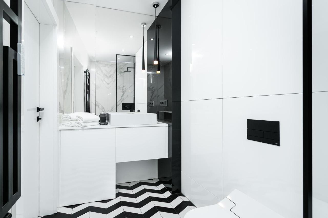 Luxury Mennica - Golden - Center * Warschau