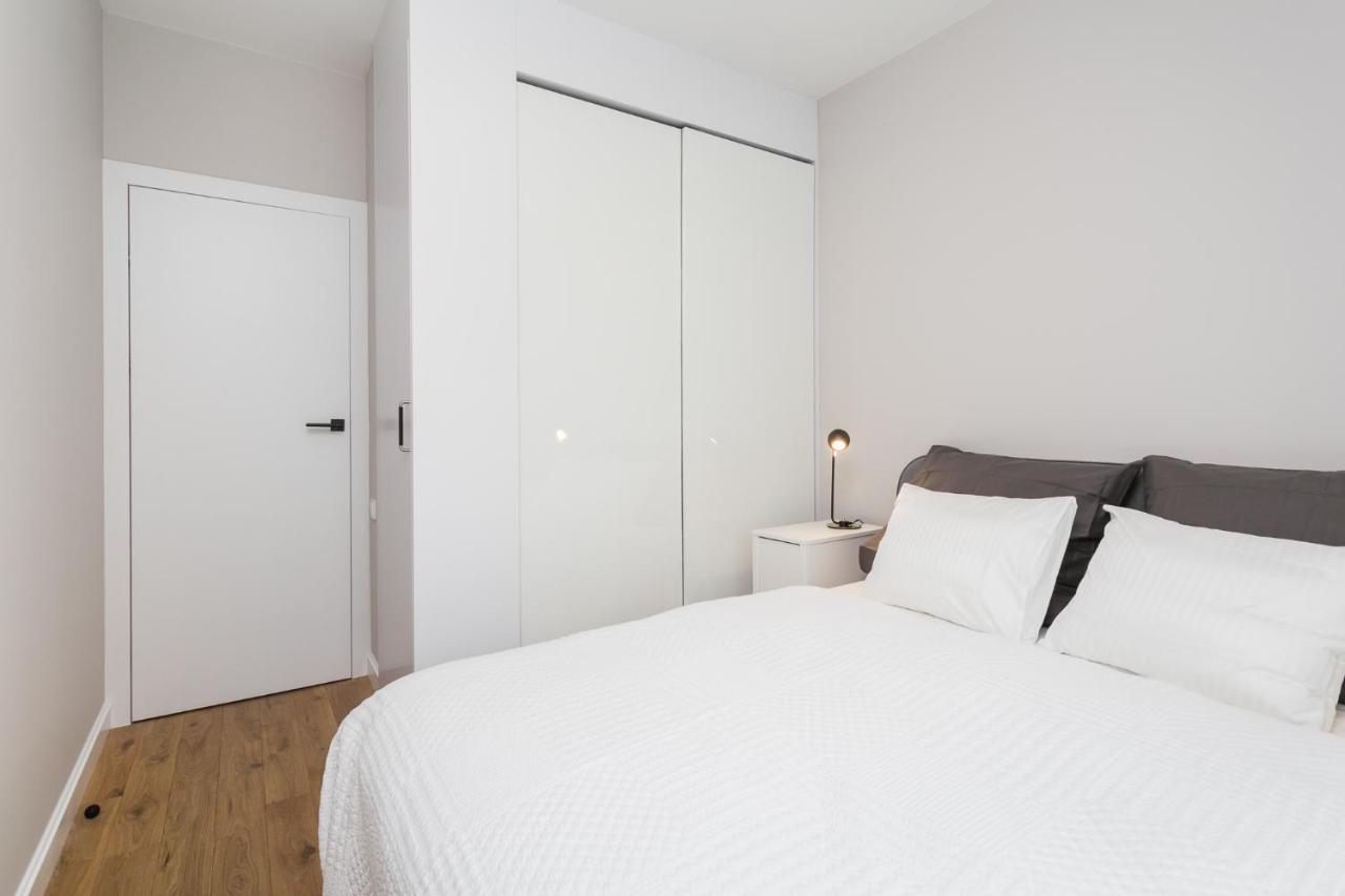 Luxury Mennica - Golden - Center * Warschau